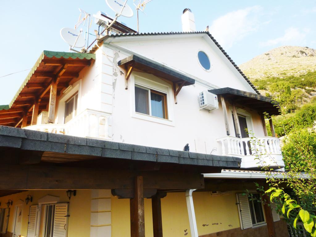 Vila Altini Борш Екстериор снимка