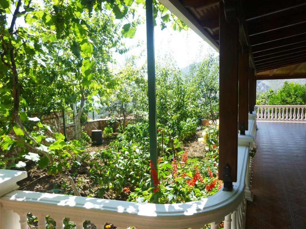 Vila Altini Борш Екстериор снимка