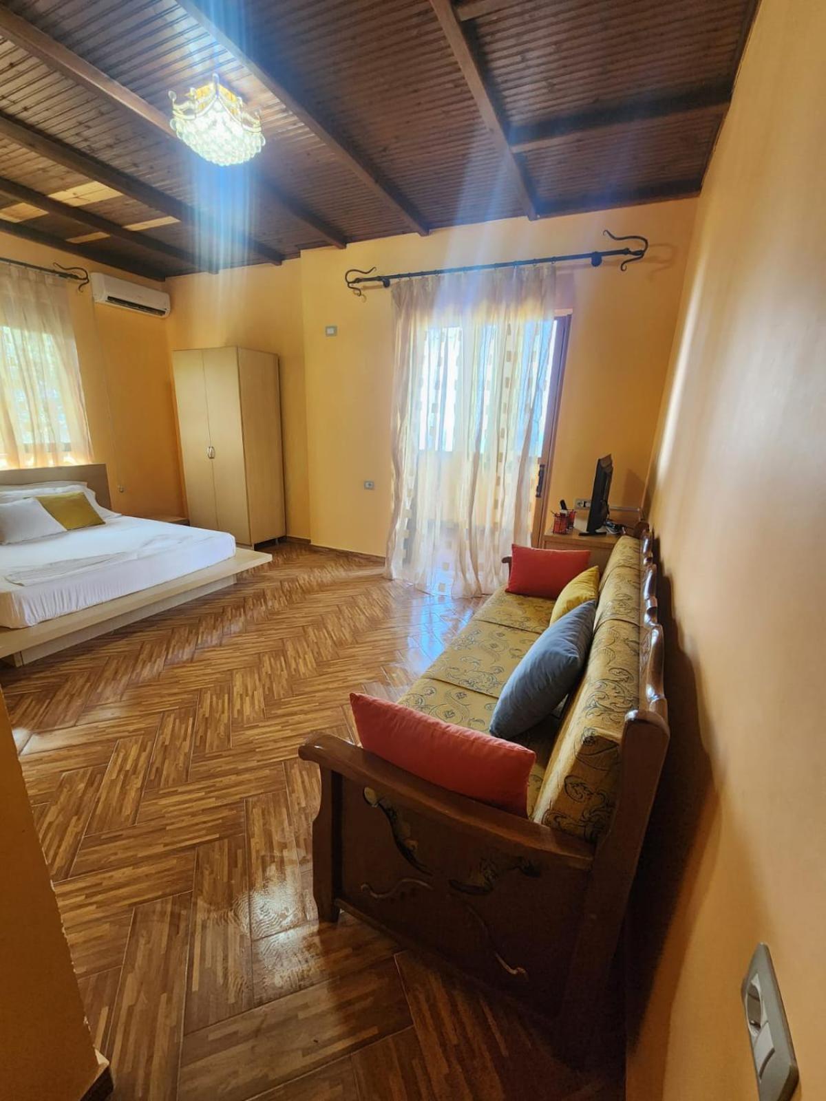 Vila Altini Борш Екстериор снимка